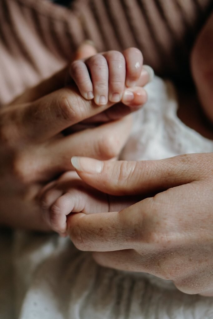 female infertility, a mother and child silhouette